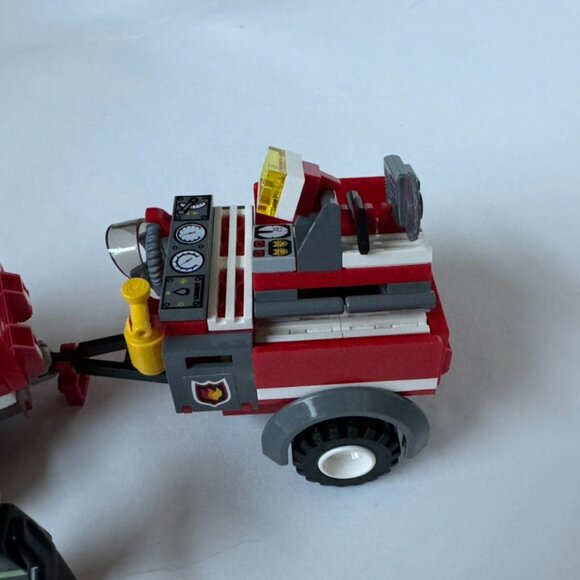 Lego 7239 Fire Truck 7942 Off Road Rescue Complete except Stickers Engine Set - Picture 6 of 9